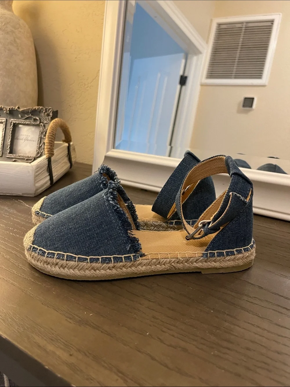 Women’s Minnetonka Denim Espadrille Ankle-Strap Flats - Blue size 6